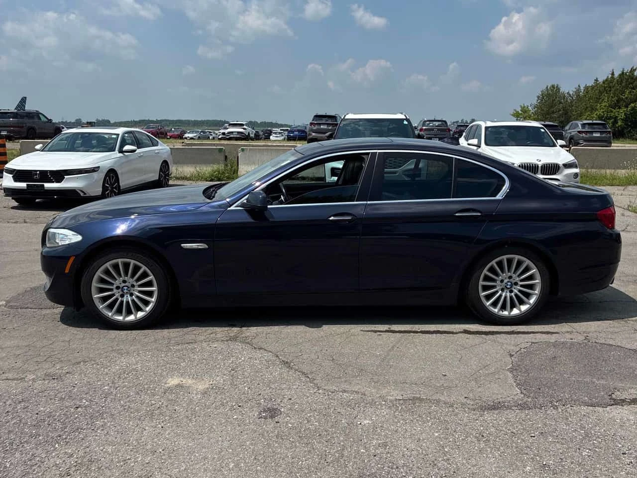 BMW 535 xDrive/ВТОРИ ГУМИ И ДЖАНТИ/ШИБИДАХ/ПОДГРЕВИ/OT BMW, снимка 3 - Автомобили и джипове - 55240129