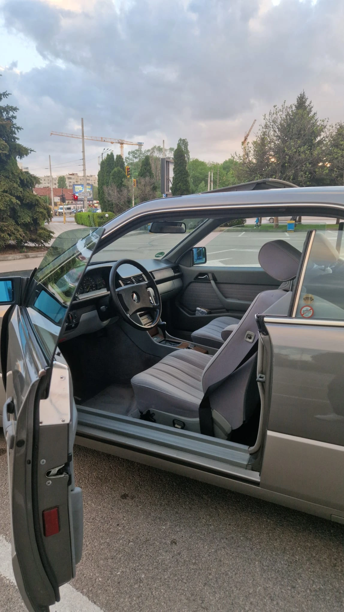 Mercedes-Benz 124 CE230, снимка 6 - Автомобили и джипове - 56339719