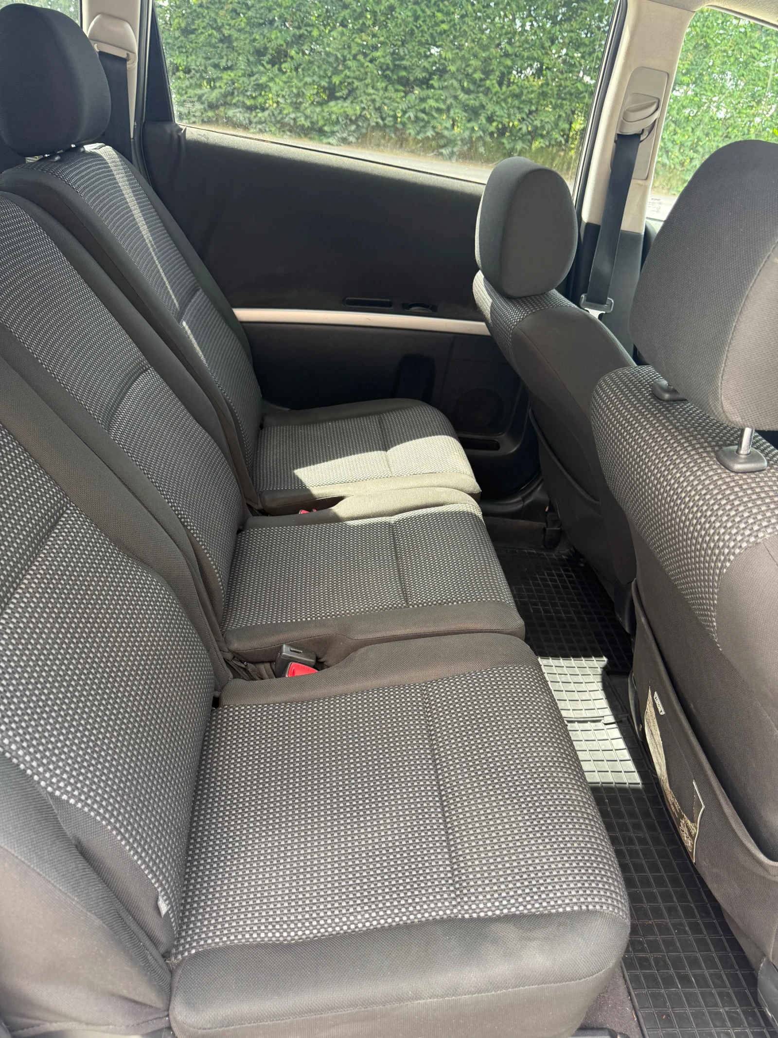 Toyota Corolla verso, снимка 6 - Автомобили и джипове - 56439165