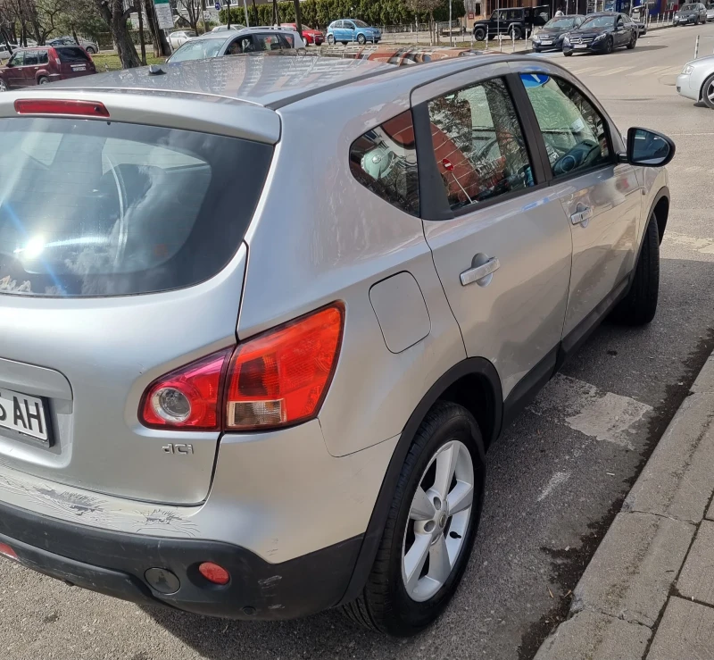 Nissan Qashqai, снимка 2 - Автомобили и джипове - 47384401