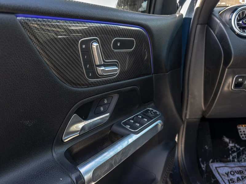 Mercedes-Benz GLB 35AMG* CARBON* DISTRONIC* BURMESTER* 360* AMBIENT*, снимка 5 - Автомобили и джипове - 52725010