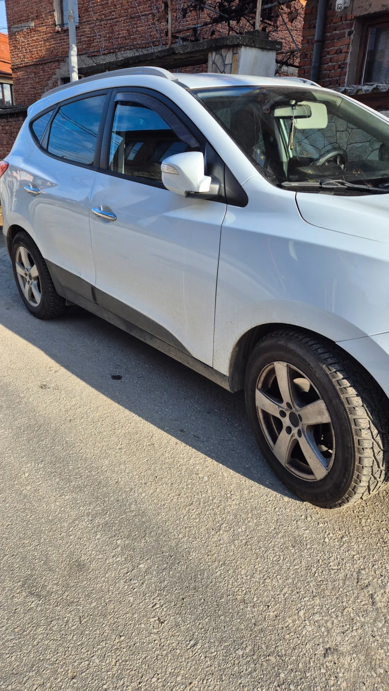 Hyundai IX35 2.0, снимка 2 - Автомобили и джипове - 52837563