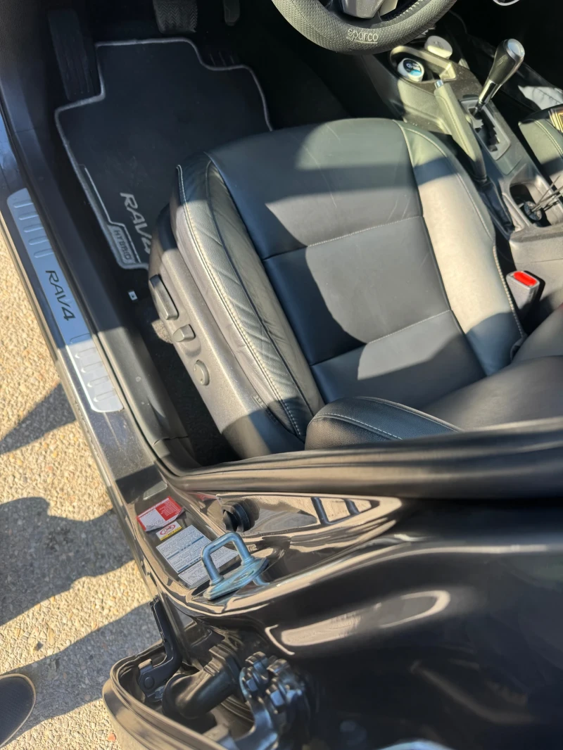 Toyota Rav4 2.5 Hibrid 4x4, снимка 6 - Автомобили и джипове - 52906628