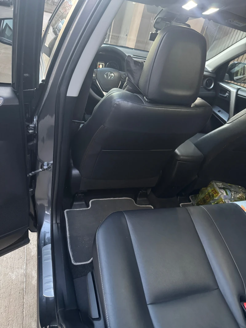 Toyota Rav4 2.5 Hibrid 4x4, снимка 17 - Автомобили и джипове - 52906628