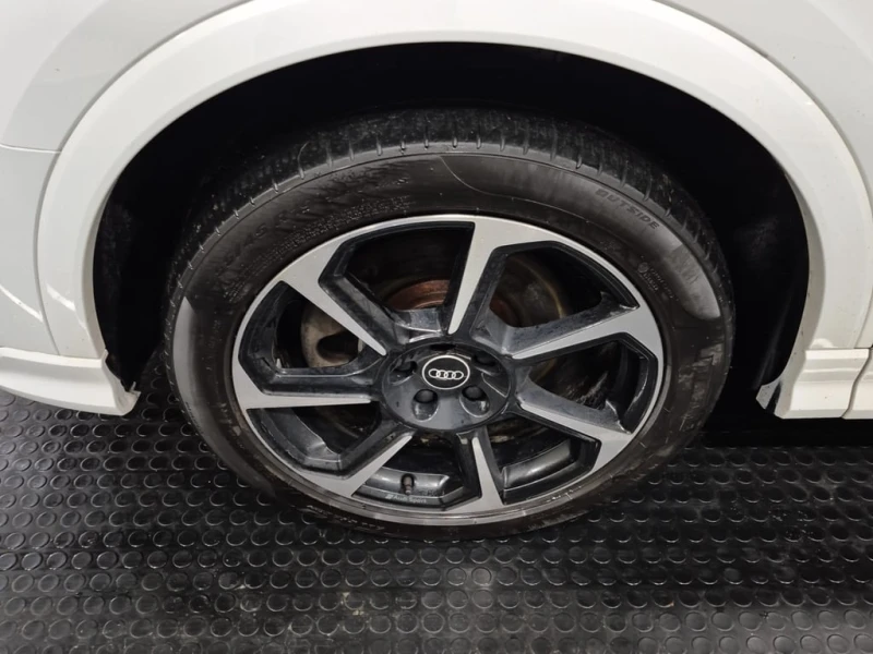 Audi Q3 * PROGRESSIV * CARFAX * БЕЗ ПЪРВОНАЧАЛНА ВНОСКА, снимка 15 - Автомобили и джипове - 52916651