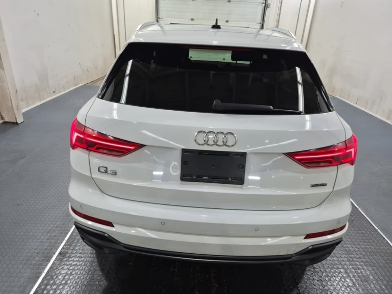Audi Q3 * PROGRESSIV * CARFAX * БЕЗ ПЪРВОНАЧАЛНА ВНОСКА, снимка 5 - Автомобили и джипове - 52916651