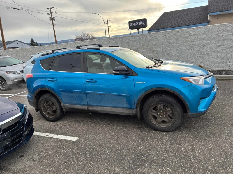 Toyota Rav4 CARFAX* АВТОФИНАНСИРАНЕ БЕЗ ПЪРВОНАЧАЛНА ВНОСКА, снимка 3 - Автомобили и джипове - 53035107