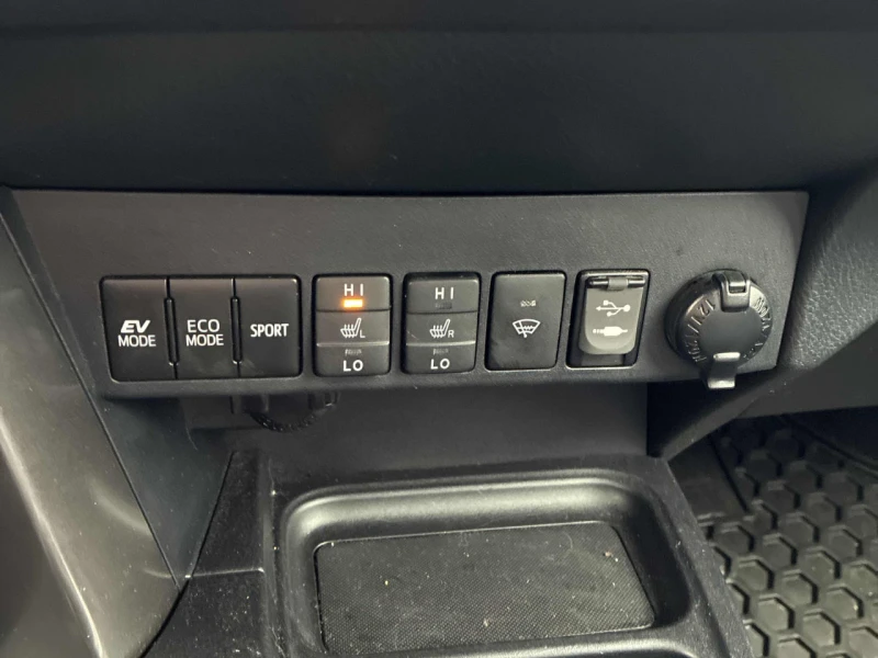 Toyota Rav4 CARFAX* АВТОФИНАНСИРАНЕ БЕЗ ПЪРВОНАЧАЛНА ВНОСКА, снимка 11 - Автомобили и джипове - 53035107