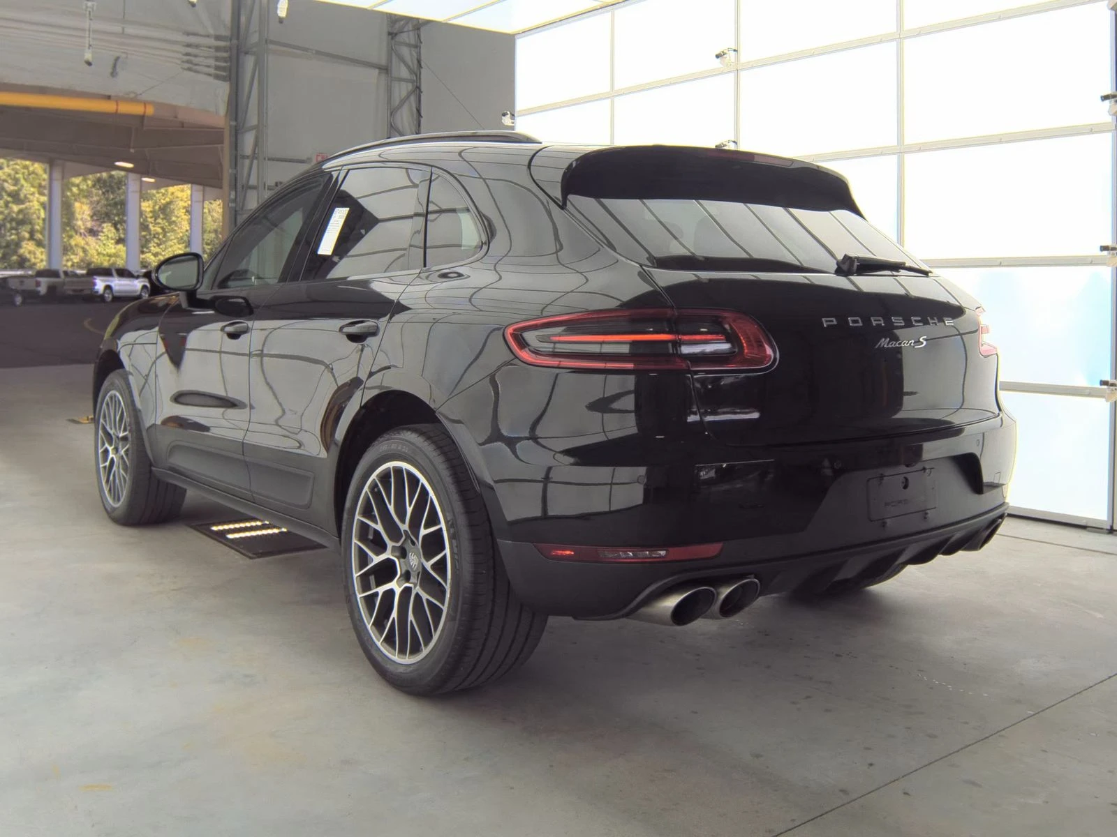 Porsche Macan S Обдух* BOSE* М.Точка* Ambient* Park Assist* Пано - изображение 6