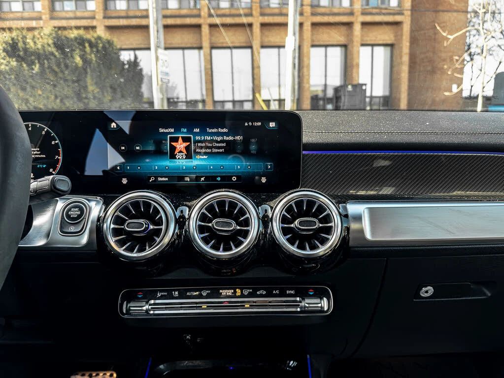 Mercedes-Benz GLB 35AMG* CARBON* DISTRONIC* BURMESTER* 360* AMBIENT* | Mobile.bg   11