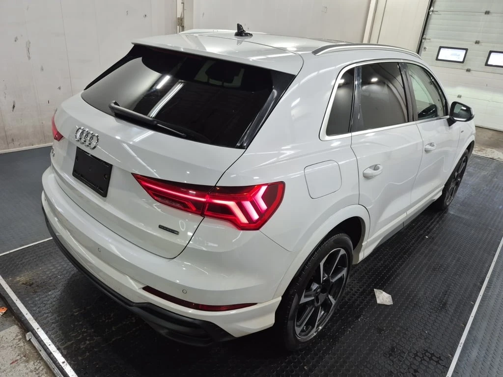 Audi Q3 * PROGRESSIV * CARFAX * БЕЗ ПЪРВОНАЧАЛНА ВНОСКА - изображение 4