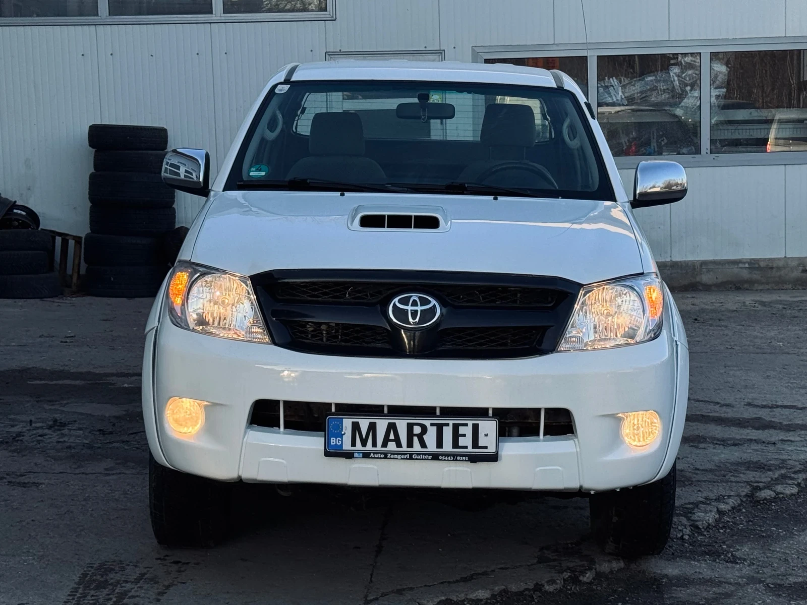 Toyota Hilux 2.5D-4D КЛИМА, снимка 2 - Автомобили и джипове - 53742603