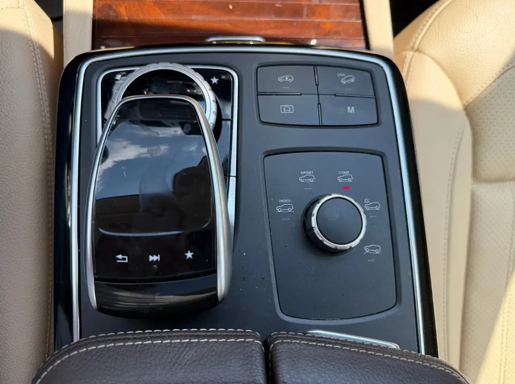 Mercedes-Benz GLE 400 Distronic HarmanKardon, снимка 9 - Автомобили и джипове - 55308447