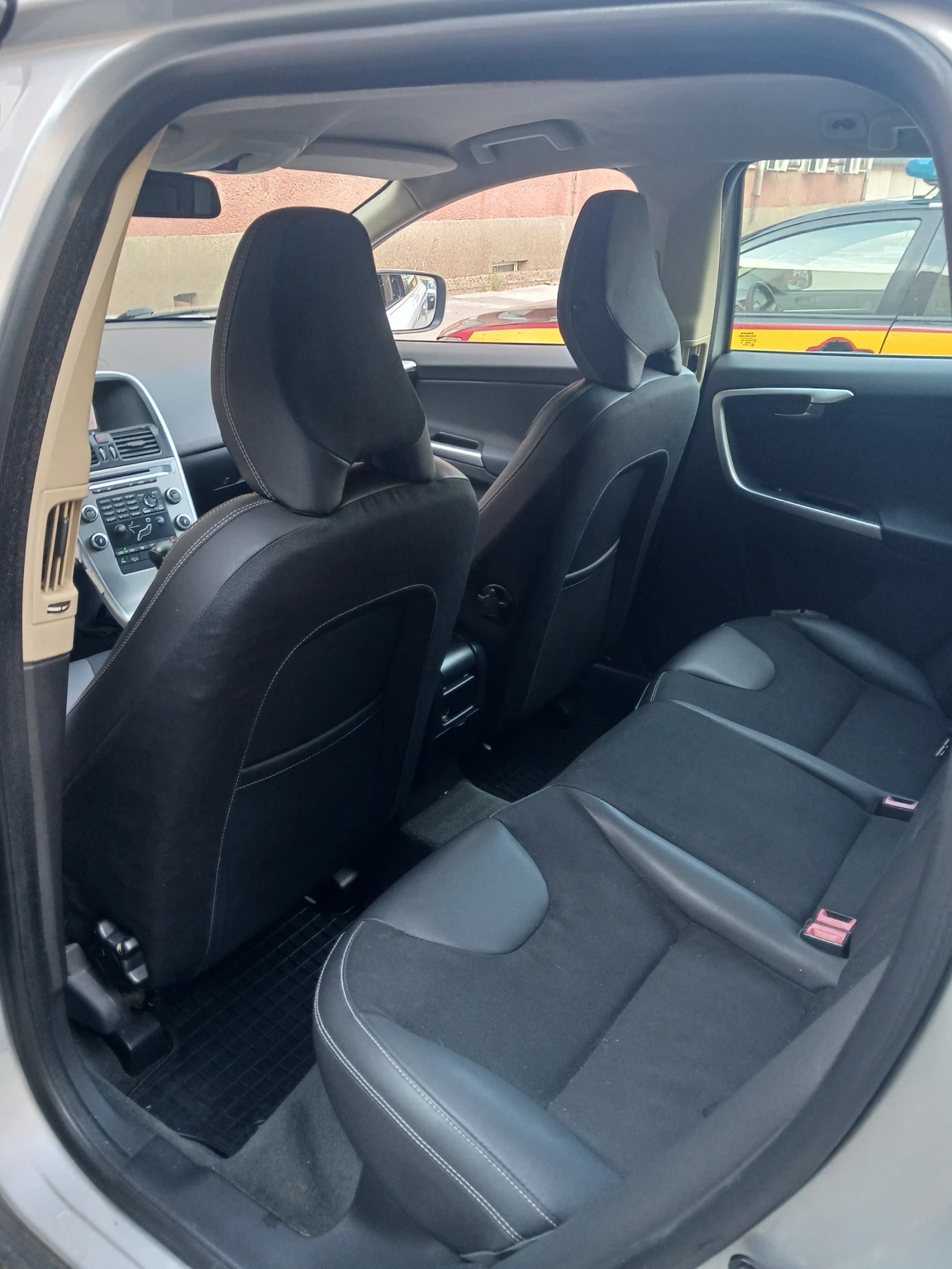 Volvo XC60 2, 4 D5, снимка 7 - Автомобили и джипове - 55316409