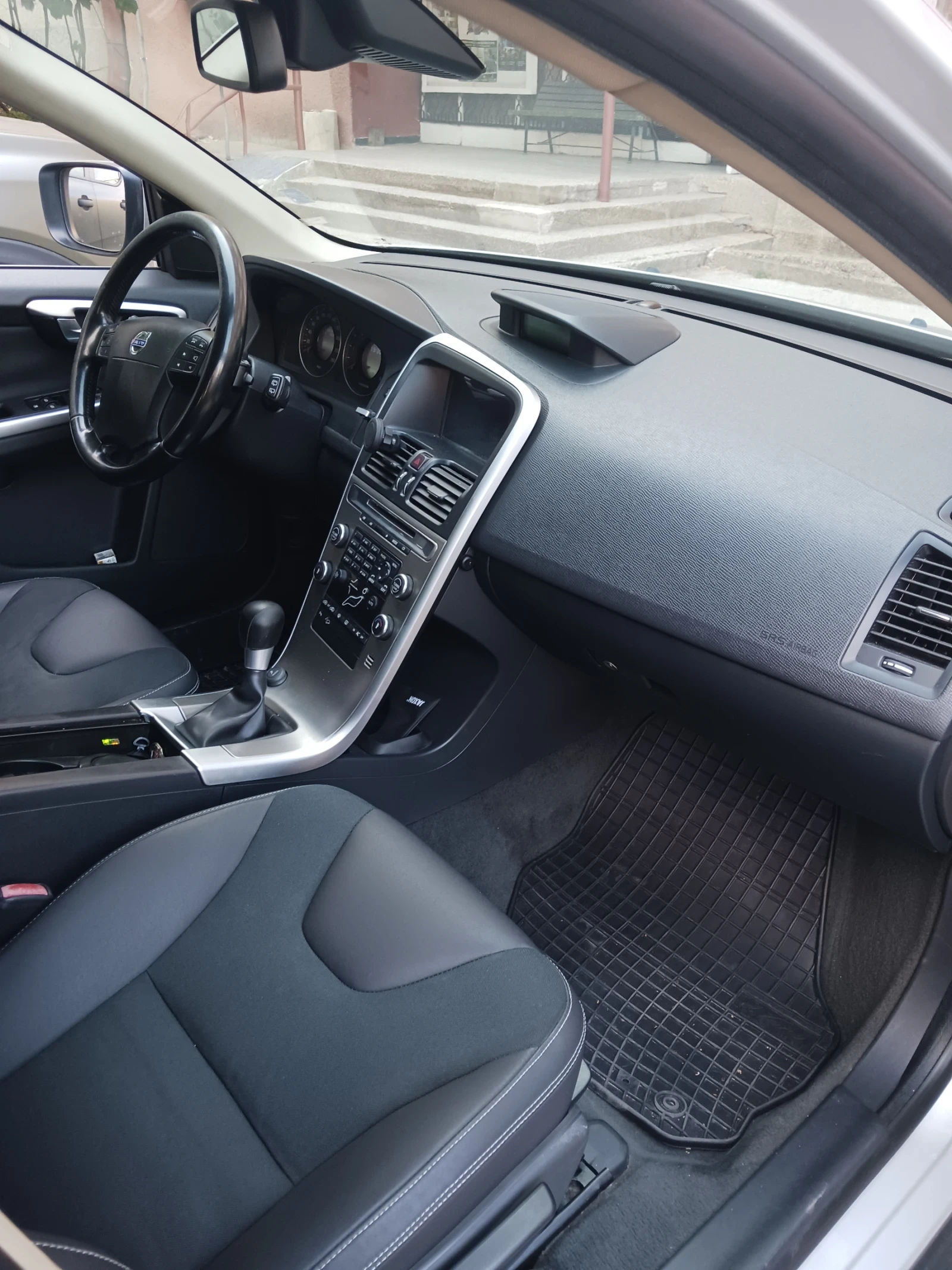 Volvo XC60 2, 4 D5, снимка 9 - Автомобили и джипове - 55316409