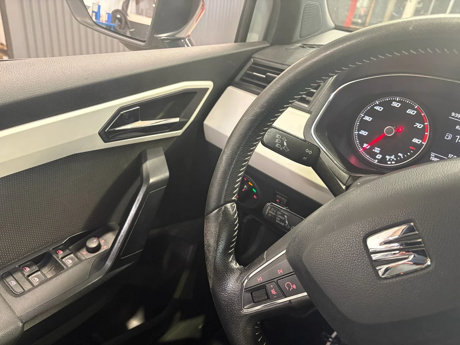 Seat Arona 1.0TSI 116hp | DSG7 | Xcellance, снимка 13 - Автомобили и джипове - 56130459