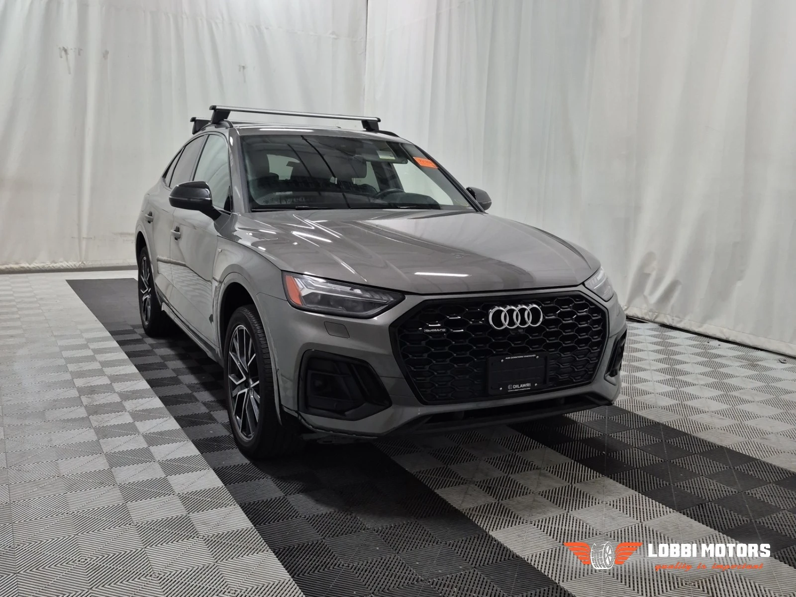Audi Q5, снимка 2 - Автомобили и джипове - 56436011