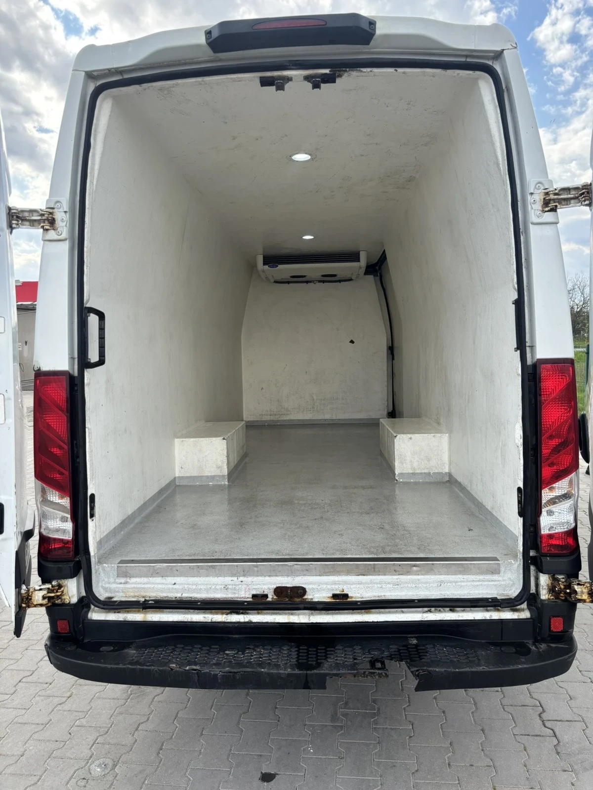 Iveco Daily, снимка 9 - Бусове и автобуси - 55153072