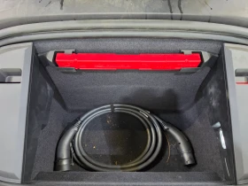 Porsche Taycan LED Navi-Pro Sport-Leather KeylessGo Camera 91%SoH, снимка 14