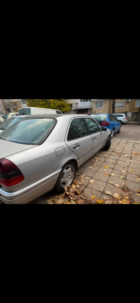 Mercedes-Benz C 180, снимка 4