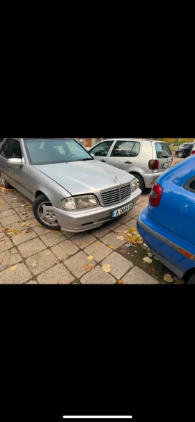 Mercedes-Benz C 180, снимка 2