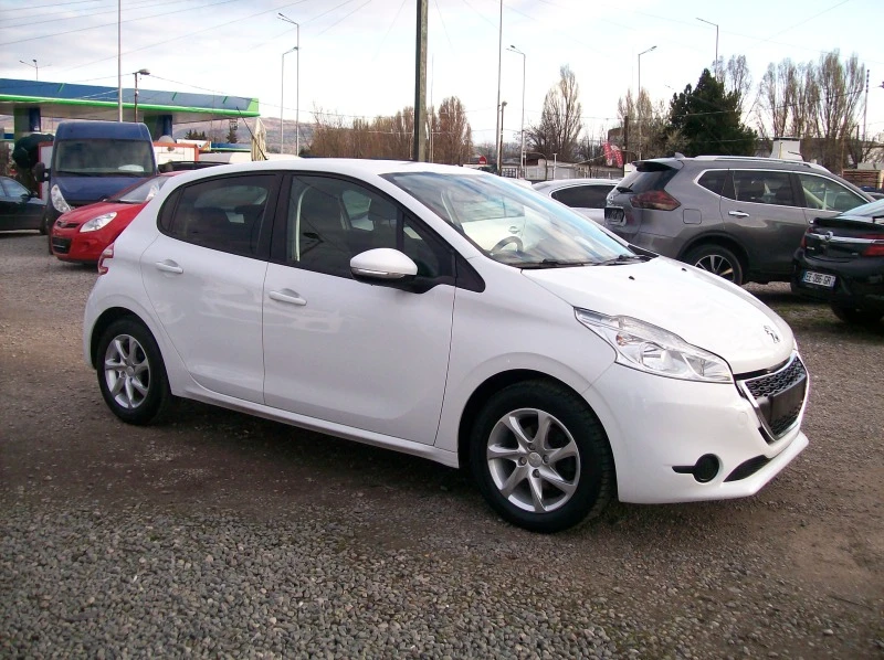 Peugeot 208 1, 2VTI - EURO 5B , NAVI, снимка 7 - Автомобили и джипове - 39975059