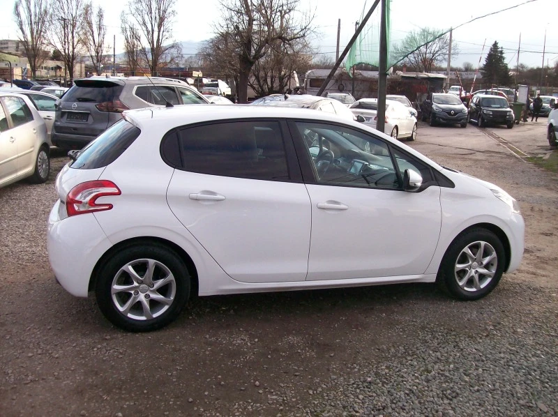 Peugeot 208 1, 2VTI - EURO 5B , NAVI, снимка 6 - Автомобили и джипове - 39975059