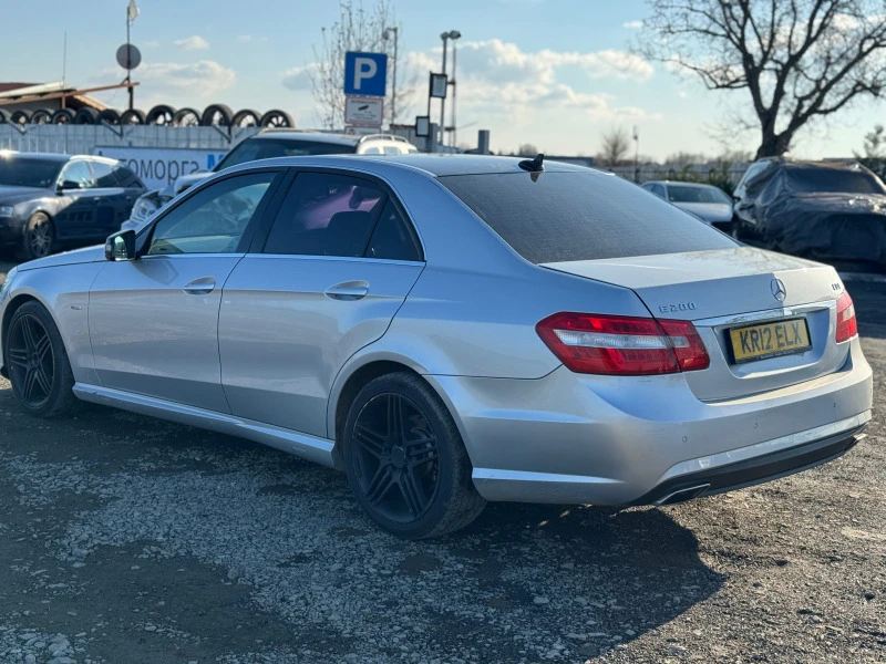 Mercedes-Benz E 220 На части, снимка 3 - Автомобили и джипове - 44265610