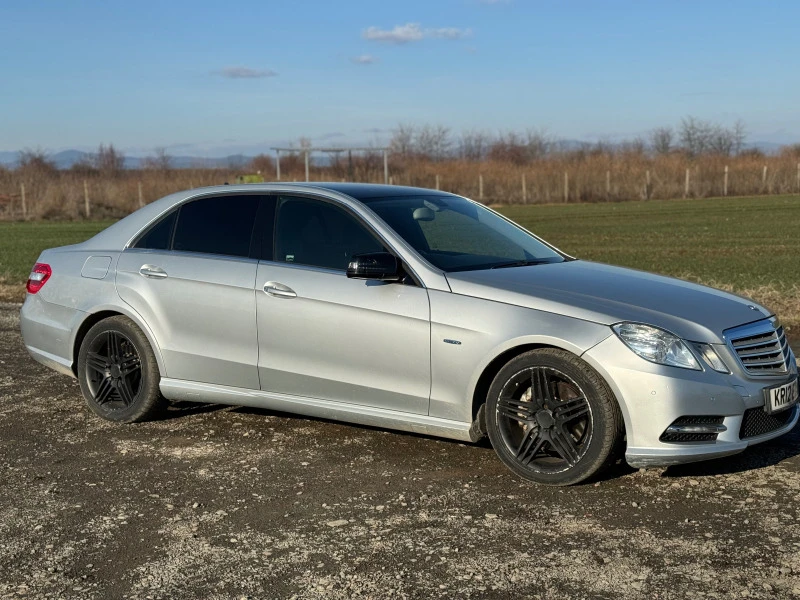 Mercedes-Benz E 220 На части, снимка 7 - Автомобили и джипове - 44265610