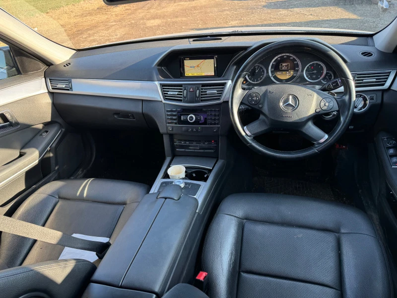 Mercedes-Benz E 220 На части, снимка 12 - Автомобили и джипове - 44265610