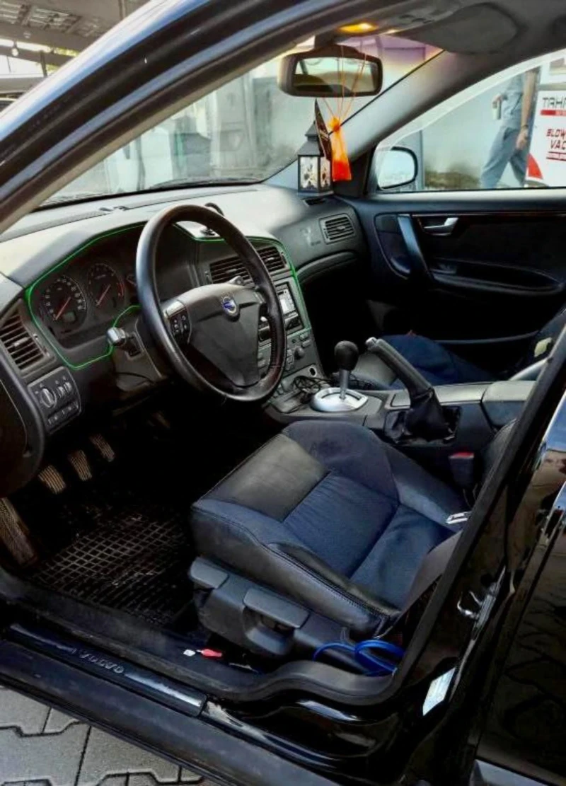 Volvo S60, снимка 2 - Автомобили и джипове - 52945658