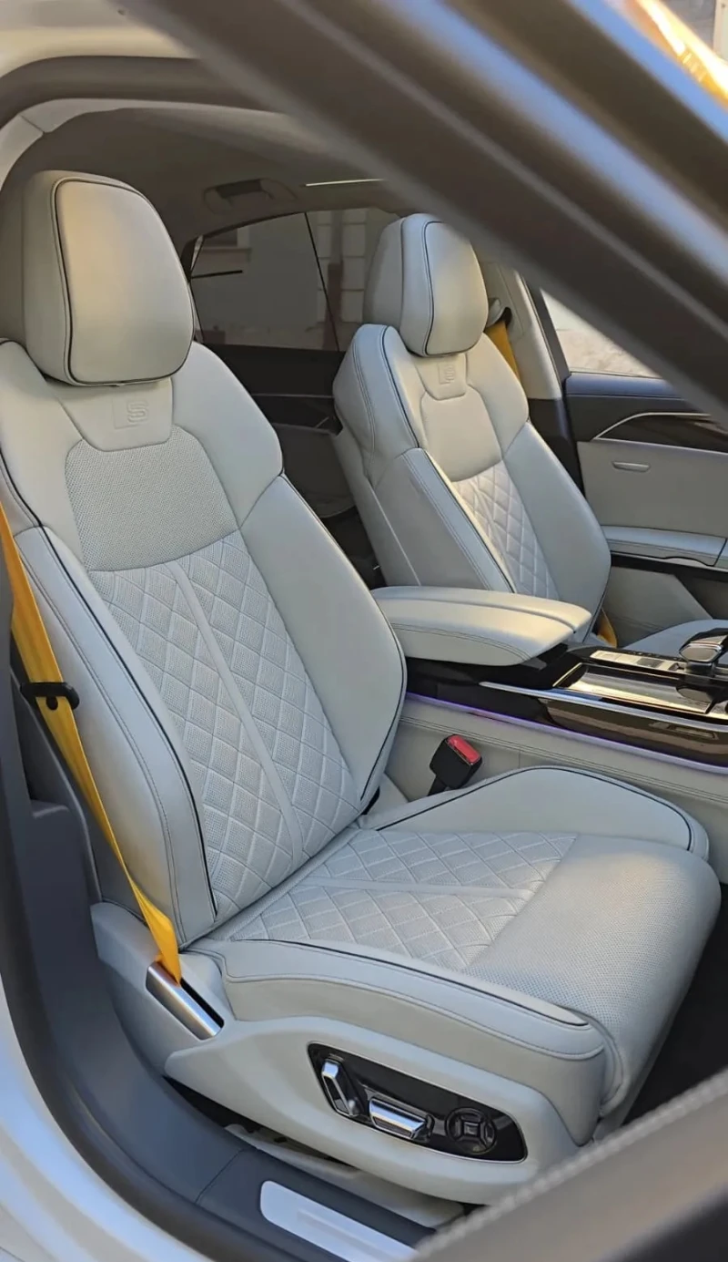 Audi S8 4.0 TFSI V8 Mild Hybrid Quattro, снимка 12 - Автомобили и джипове - 52236639