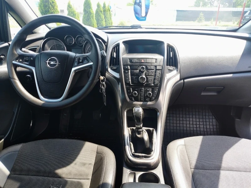 Opel Astra, снимка 2 - Автомобили и джипове - 52265938