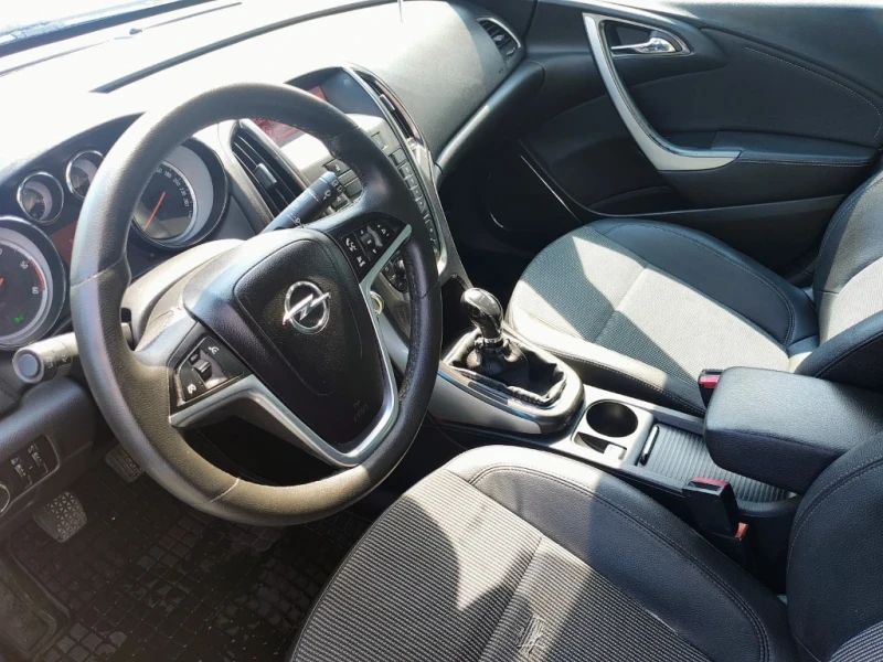 Opel Astra, снимка 7 - Автомобили и джипове - 52265938