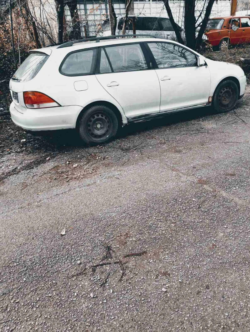 VW Golf Blue Motion, снимка 2 - Автомобили и джипове - 52672993