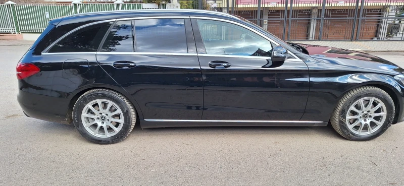Mercedes-Benz C 220, снимка 2 - Автомобили и джипове - 52931320