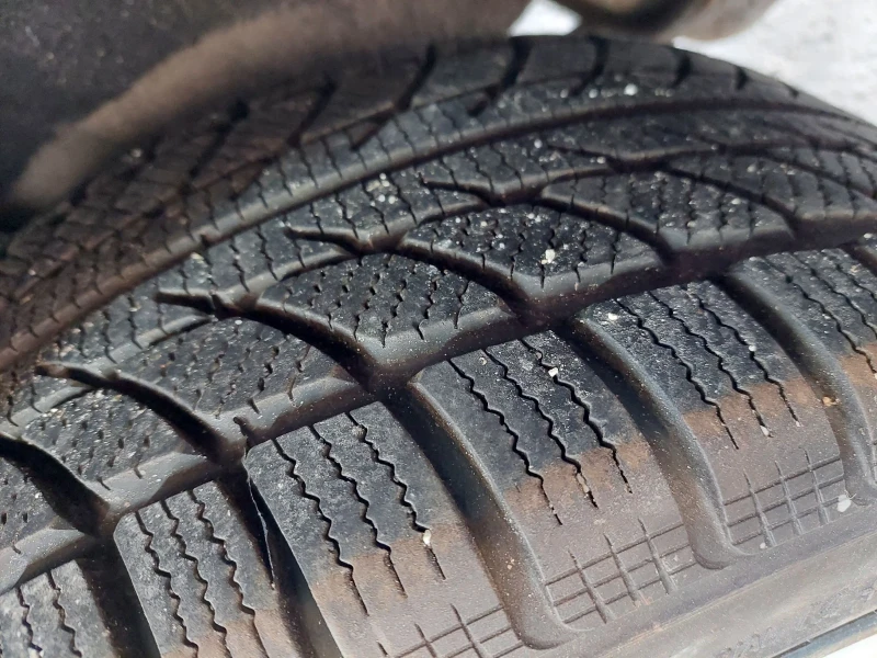 Audi A4 1.9 TDI НАПЪЛНО ОБСЛУЖЕН, снимка 16 - Автомобили и джипове - 52932005