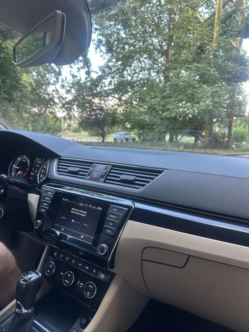 Skoda Superb Laurin & Klement, снимка 14 - Автомобили и джипове - 53580611