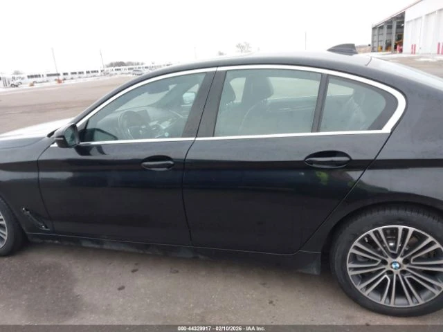BMW 530 XDRIVE* DISTRONIC* AMBIENT* ПОДГРЕВ* CARPLAY - изображение 8