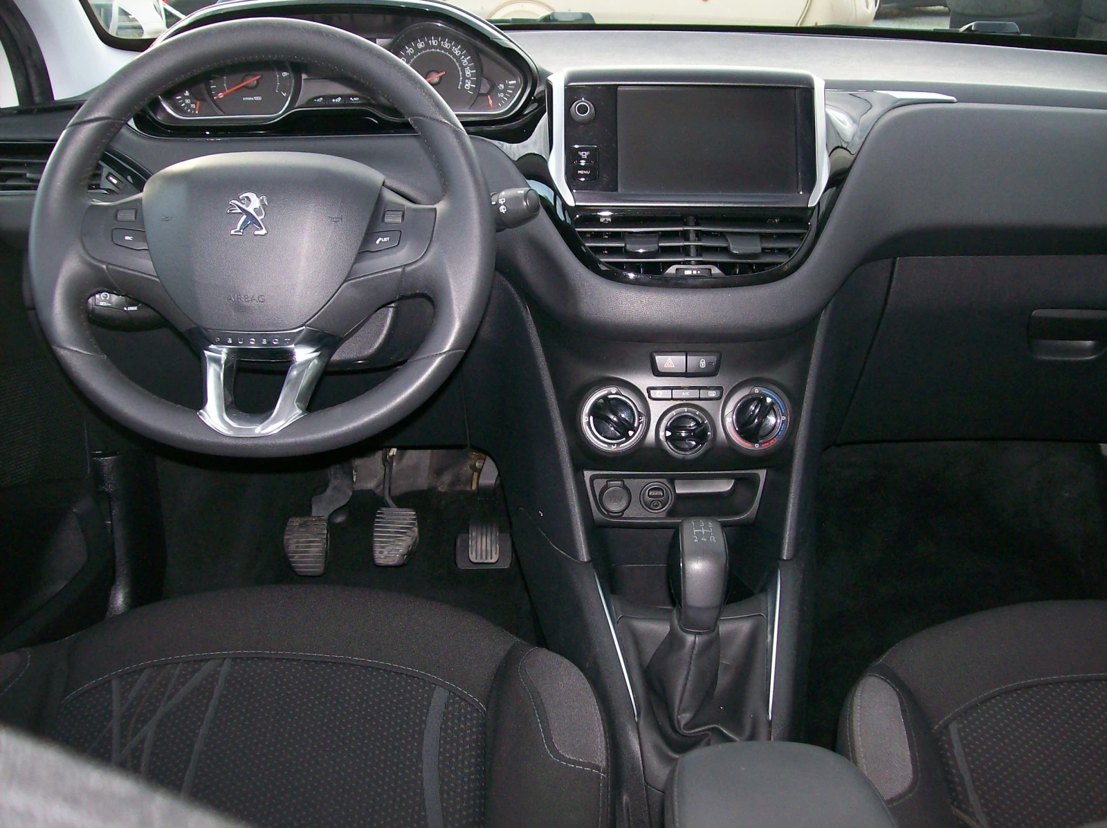 Peugeot 208 1, 2VTI - EURO 5B , NAVI | Mobile.bg — изображение 11