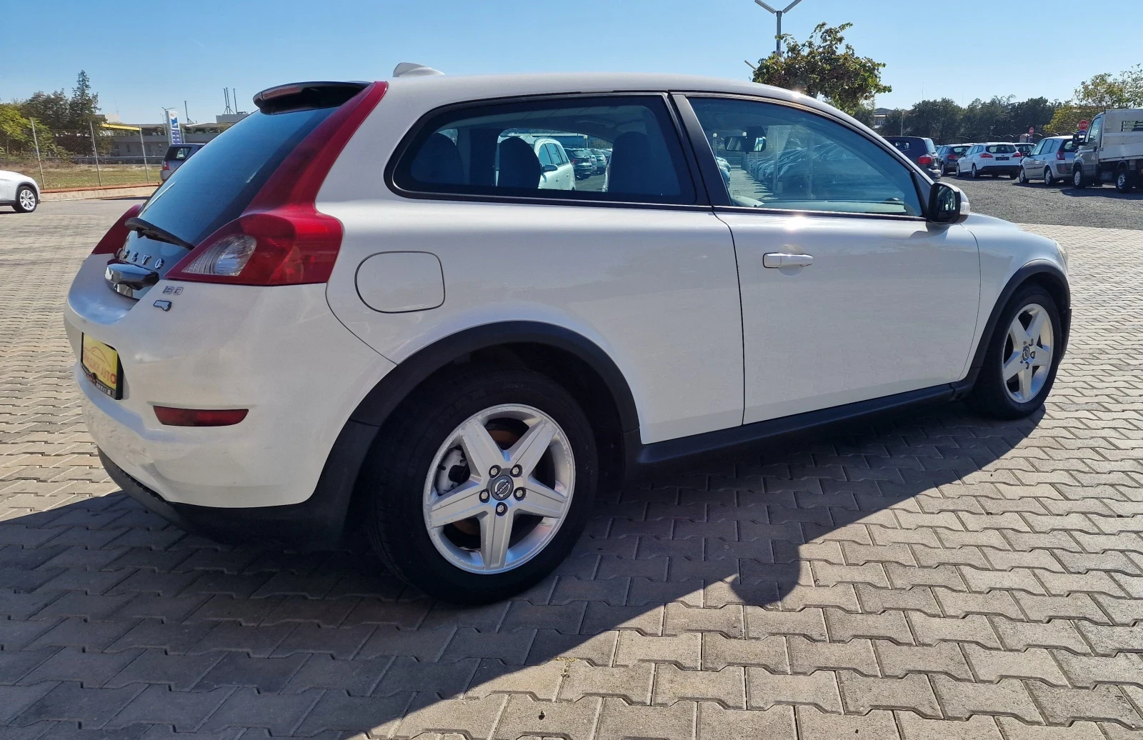 Volvo C30 1.6D - изображение 6