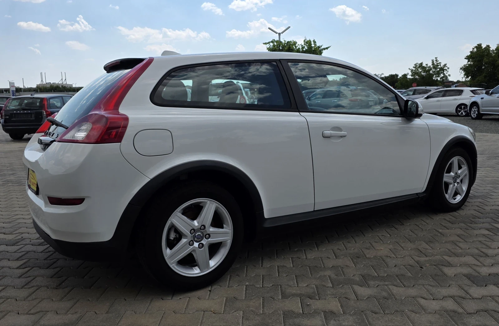 Volvo C30 1.6D, снимка 4 - Автомобили и джипове - 48030517