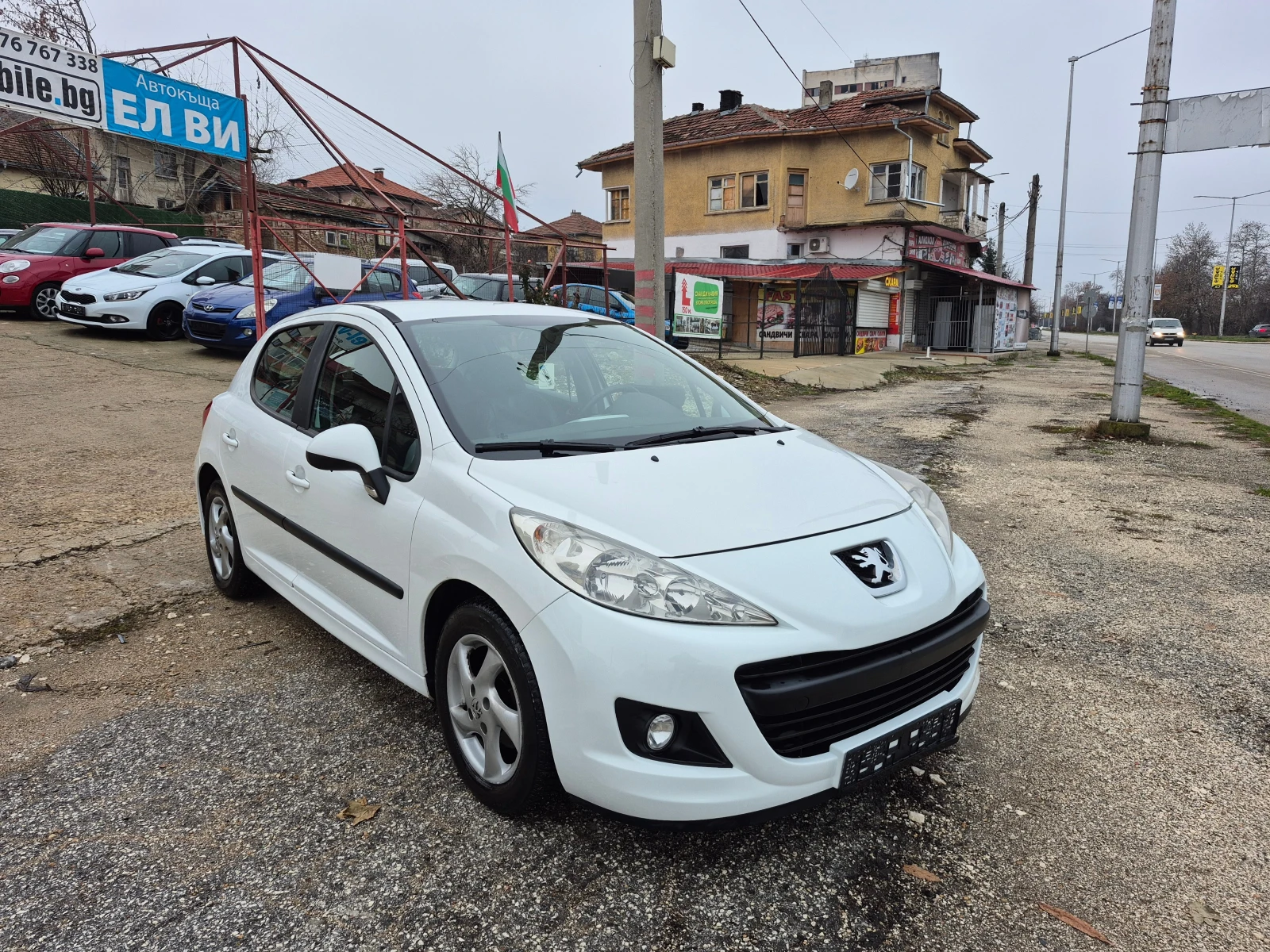 Peugeot 207 1.4i  GPL 74K.S - изображение 3