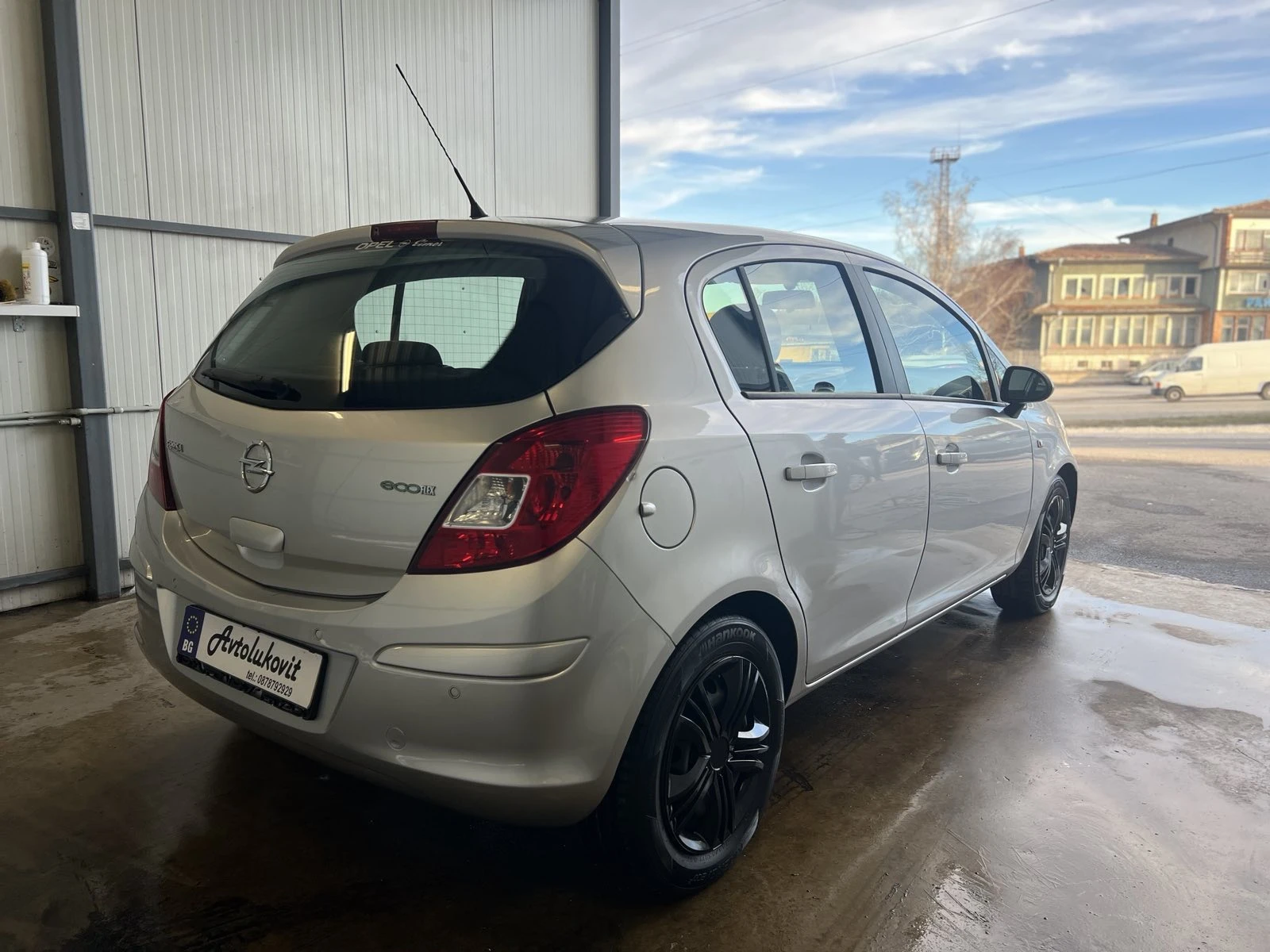 Opel Corsa 1.3i АВТОМАТИК - изображение 4