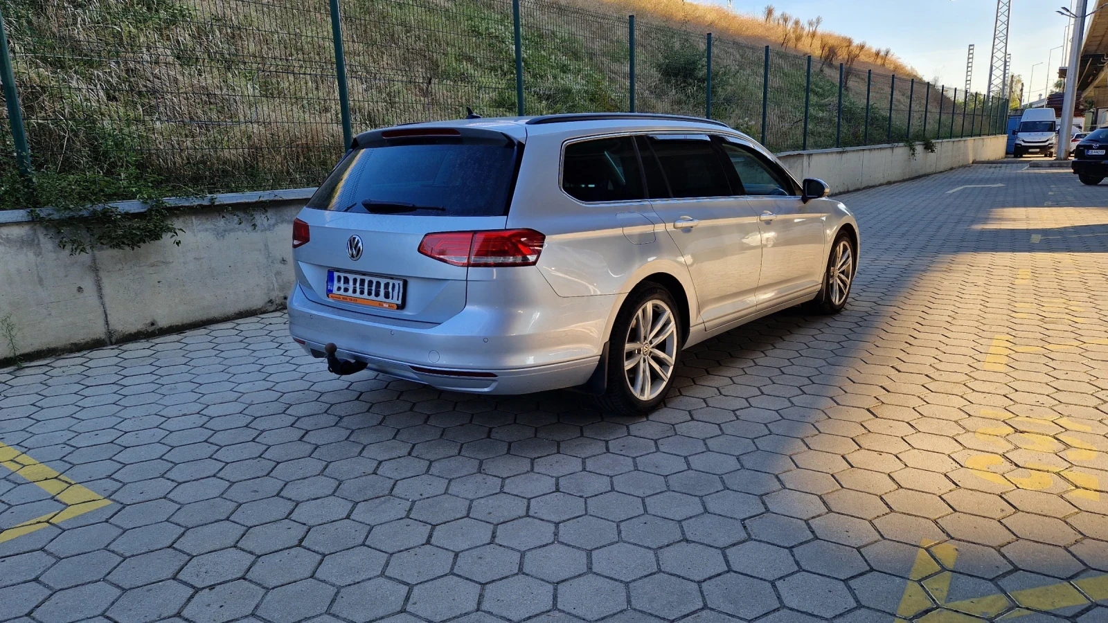 VW Passat КАПАРИРАН Variant 2.0 TDI 150кс LED pACC печка - изображение 3