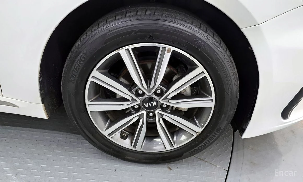 Kia K5  - изображение 5