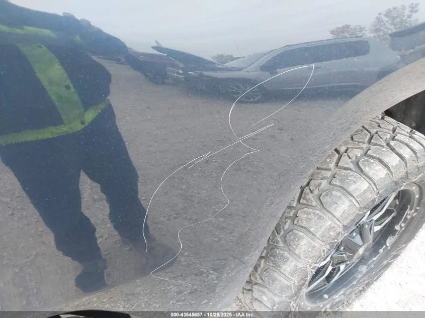 Chevrolet Silverado 6.2L V-8 DI, VVT, 420HP 4X4 Drive | Mobile.bg � ����������� 11