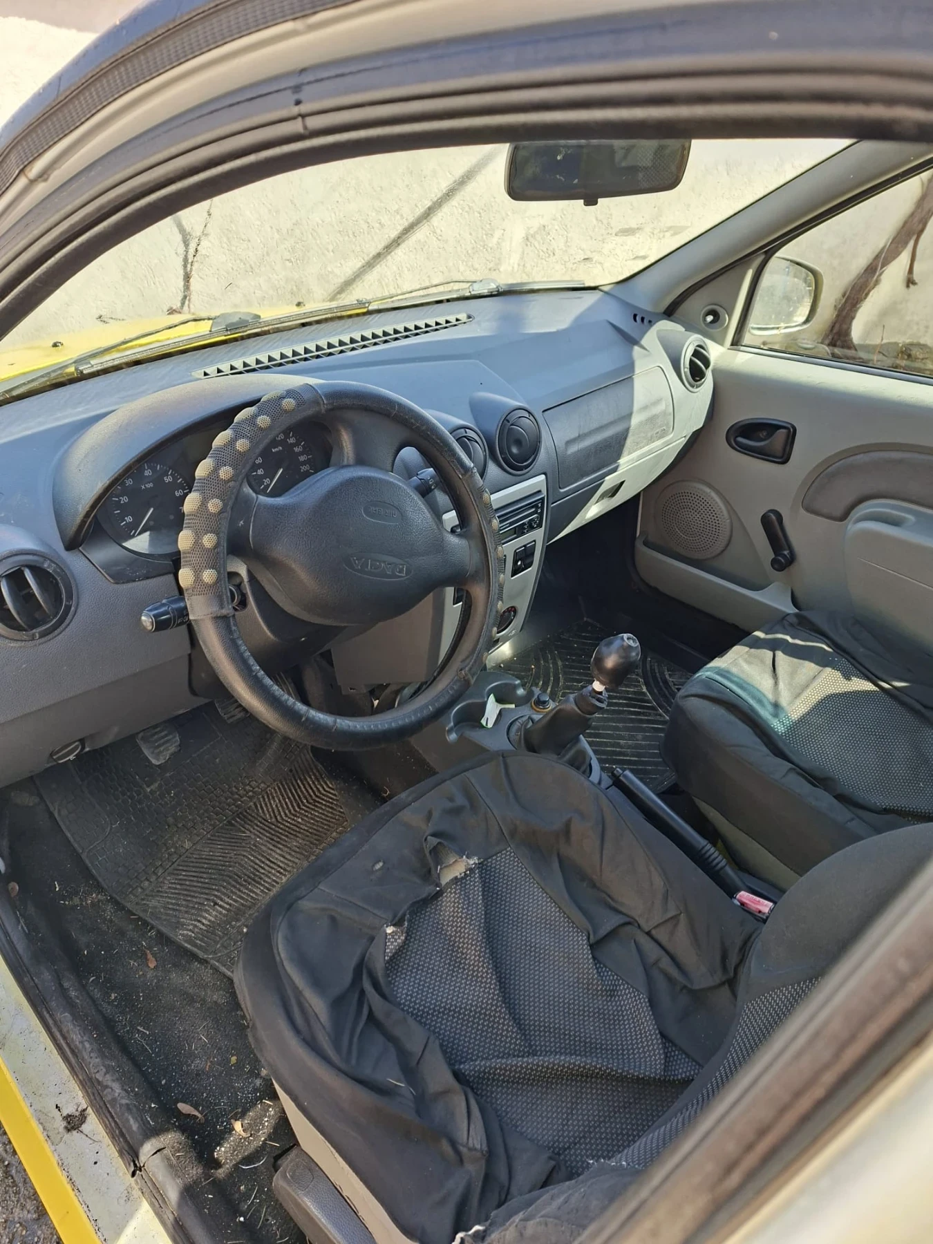 Dacia Logan, снимка 5 - Автомобили и джипове - 53845130