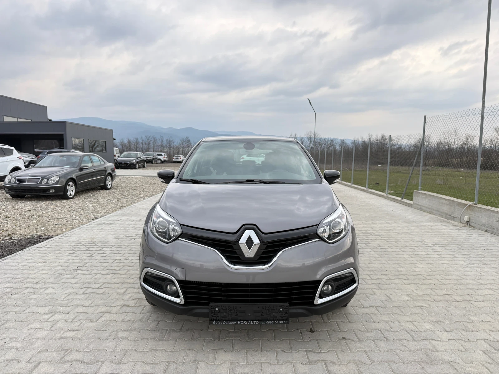 Renault Captur 1.5 DCI NAVI CAMERA AUTOMAT, снимка 2 - Автомобили и джипове - 53880711