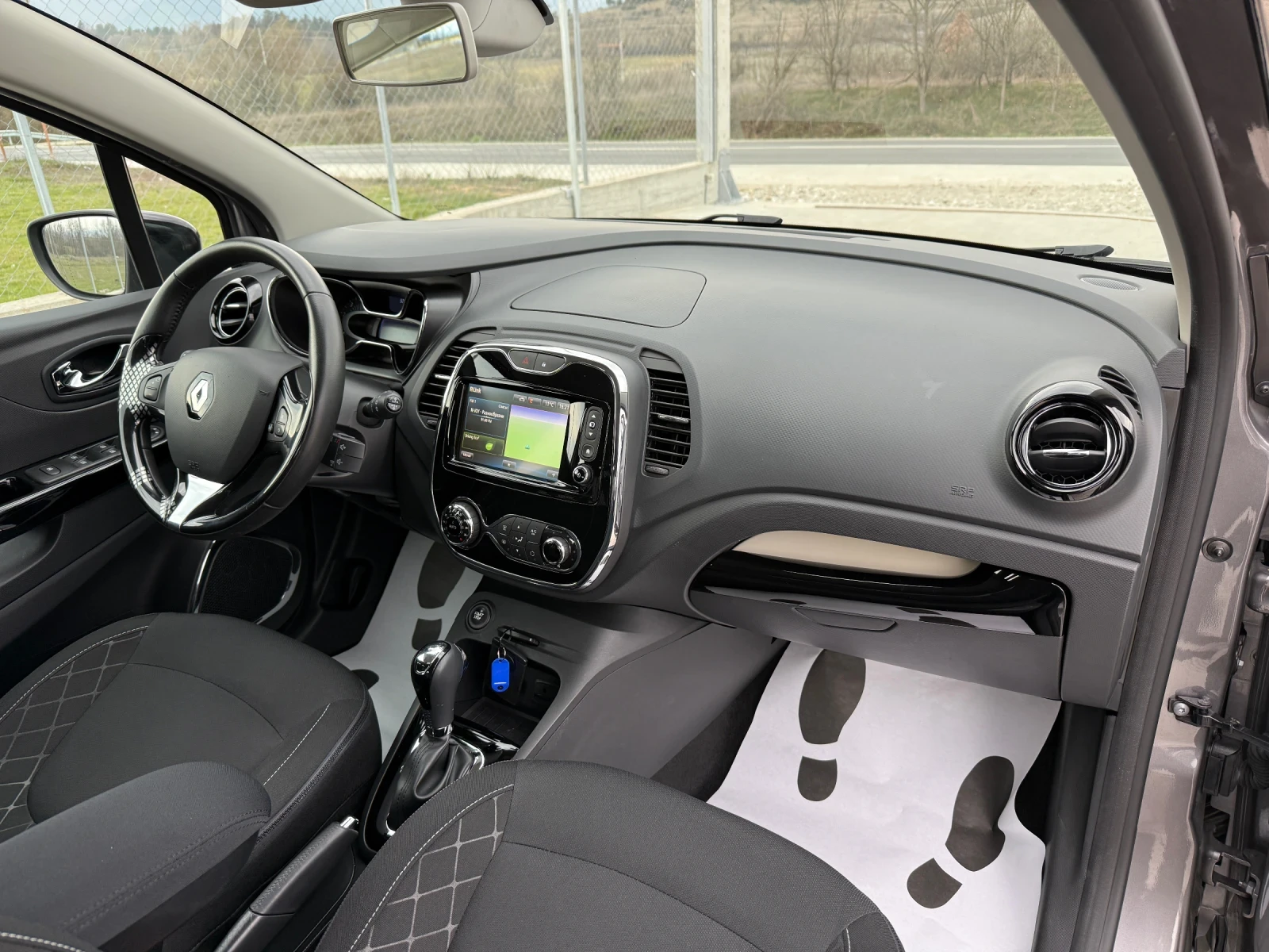 Renault Captur 1.5 DCI NAVI CAMERA AUTOMAT, снимка 12 - Автомобили и джипове - 53880711